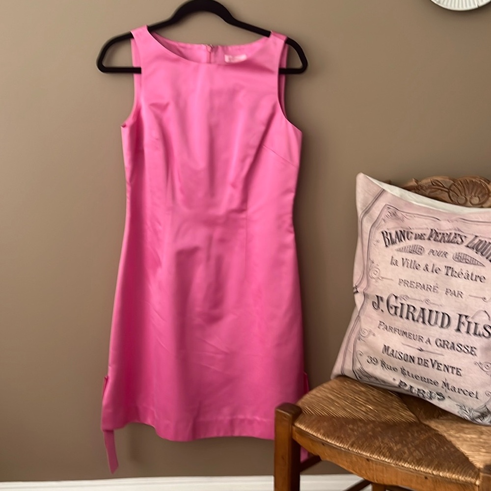 Lilly Pulitzer Hot Pink Sheath. Great for Summer Parties. Sleeveless. Sateen.